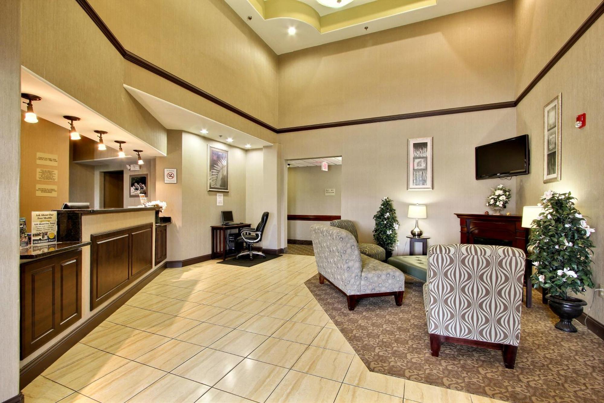 Hotel Magnolia And Pooler