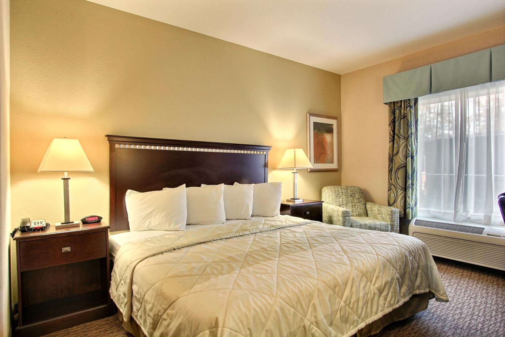 Magnolia And 3* Pooler